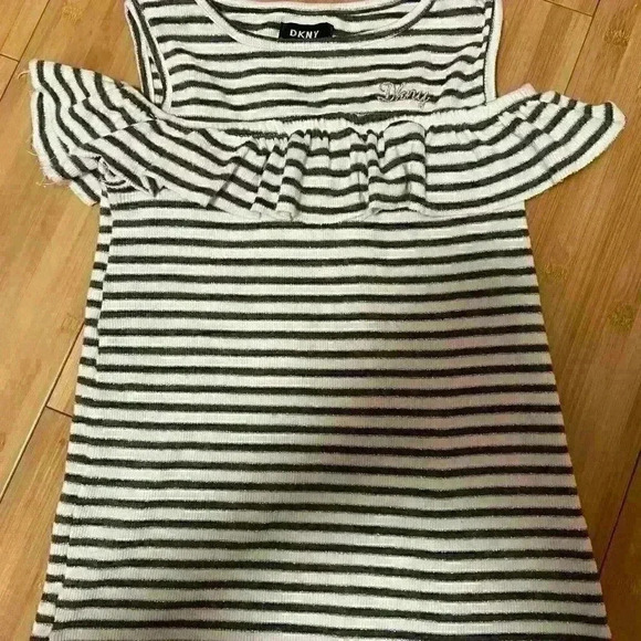DKNY‎ Girls Knit Striped Cold Shoulder Top - Picture 2 of 5